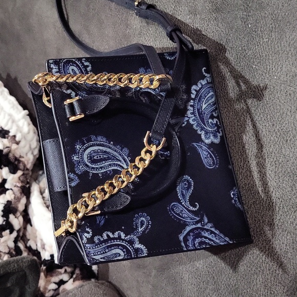 Michael Kors Purse - Picture 8 of 17